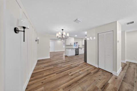 Casa en venta en Port St. Lucie, Florida, 3 dormitorios, 161.84 m2 № 2248491 - foto 11