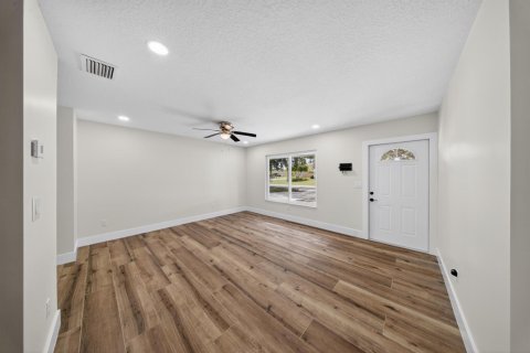 Casa en venta en Port St. Lucie, Florida, 3 dormitorios, 161.84 m2 № 2248491 - foto 8