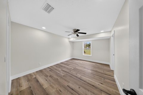 Casa en venta en Port St. Lucie, Florida, 3 dormitorios, 161.84 m2 № 2248491 - foto 22