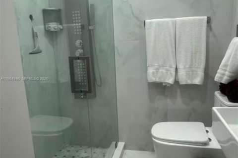 Купить виллу или дом в Майами-Спрингс, Флорида 2 спальни, 147.99м2, № 2027502 - фото 14