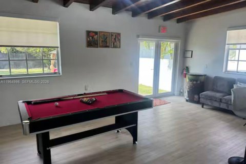 Купить виллу или дом в Майами-Спрингс, Флорида 2 спальни, 147.99м2, № 2027502 - фото 6