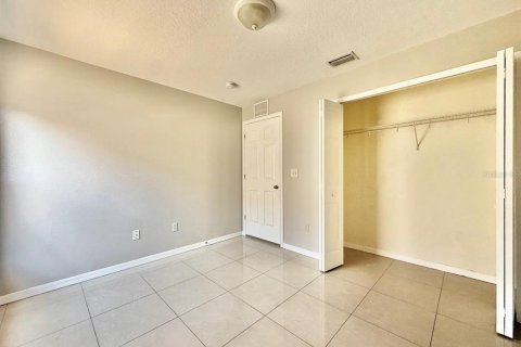 House in Ruskin, Florida 3 bedrooms, 115.01 sq.m. № 2111947 - photo 12