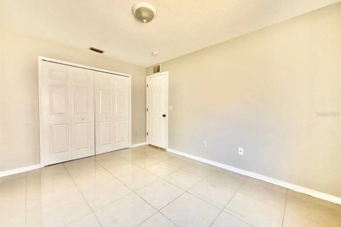 House in Ruskin, Florida 3 bedrooms, 115.01 sq.m. № 2111947 - photo 14