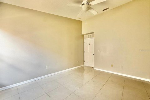 House in Ruskin, Florida 3 bedrooms, 115.01 sq.m. № 2111947 - photo 16