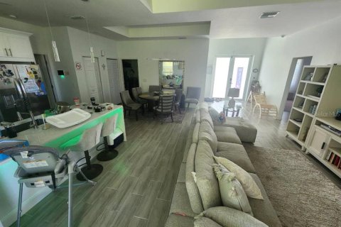 Villa ou maison à louer à Lehigh Acres, Floride: 3 chambres, 151.43 m2 № 2156477 - photo 4