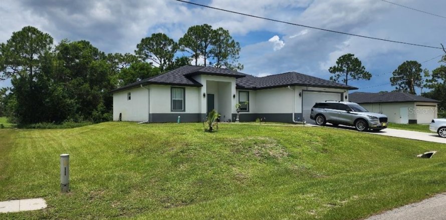 Villa ou maison à Lehigh Acres, Floride 3 chambres, 151.43 m2 № 2156477