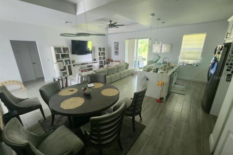 Villa ou maison à louer à Lehigh Acres, Floride: 3 chambres, 151.43 m2 № 2156477 - photo 3