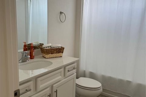 House in Davenport, Florida 4 bedrooms, 247.21 sq.m. № 2150989 - photo 24