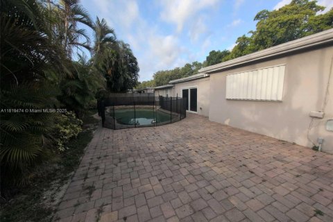 House in Cooper City, Florida 4 bedrooms № 1781622 - photo 11