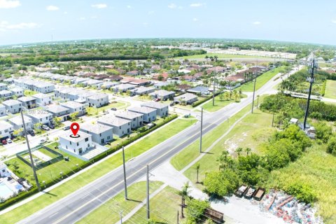 House in Homestead, Florida 4 bedrooms, 193.7 sq.m. № 1743901 - photo 4