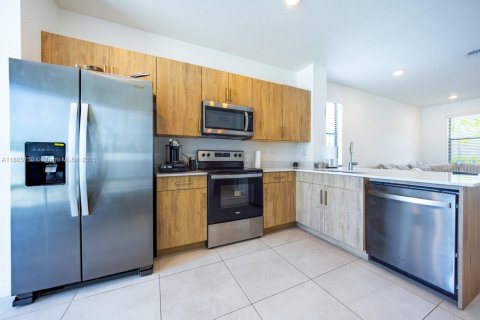 House in Homestead, Florida 4 bedrooms, 193.7 sq.m. № 1743901 - photo 14