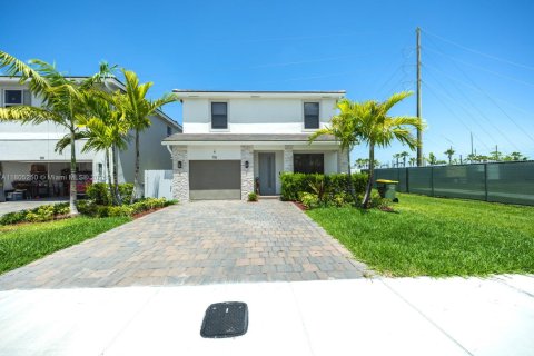 House in Homestead, Florida 4 bedrooms, 193.7 sq.m. № 1743901 - photo 7
