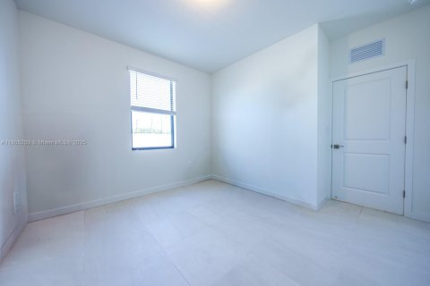 House in Homestead, Florida 4 bedrooms, 193.7 sq.m. № 1743901 - photo 18