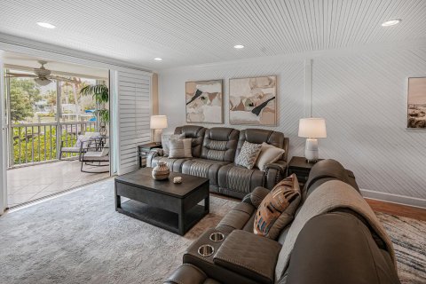 Condo in Stuart, Florida, 2 bedrooms № 2247062 - photo 9