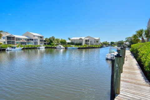Condo in Stuart, Florida, 2 bedrooms  № 2247062