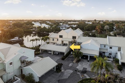 Condo in Stuart, Florida, 2 bedrooms № 2247062 - photo 23