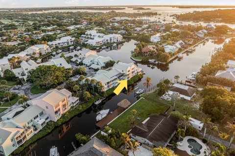 Condo in Stuart, Florida, 2 bedrooms № 2247062 - photo 2