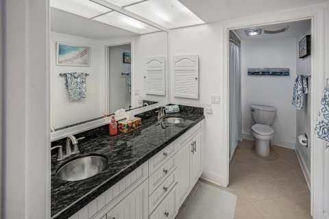 Condo in Stuart, Florida, 2 bedrooms № 2247062 - photo 19