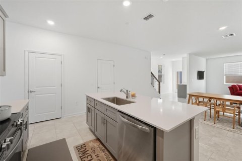 House in Apopka, Florida 3 bedrooms, 196.95 sq.m. № 1904961 - photo 10