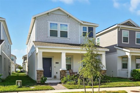 House in Apopka, Florida 3 bedrooms, 196.95 sq.m. № 1904961 - photo 1