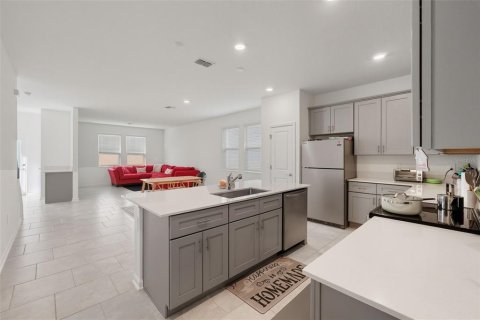 House in Apopka, Florida 3 bedrooms, 196.95 sq.m. № 1904961 - photo 8