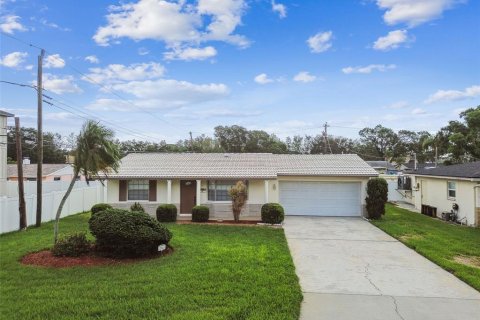 Casa en venta en Saint Petersburg, Florida, 3 dormitorios, 107.77 m2 № 1843477 - foto 1