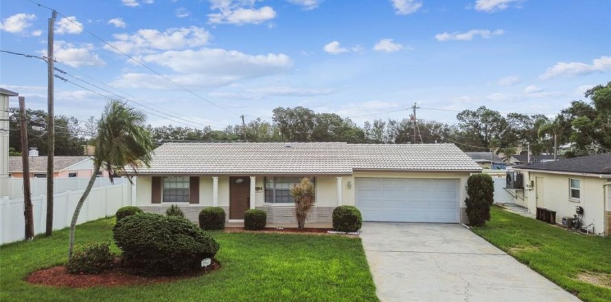 Casa en Saint Petersburg, Florida 3 dormitorios, 107.77 m2 № 1843477