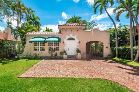 House in Coral Gables, Florida 2 bedrooms, 130.43 sq.m. № 1781430 - photo 2