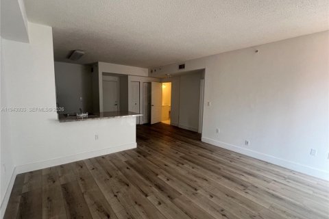 Condo in Miami, Florida, 1 bedroom  № 2000832 - photo 6