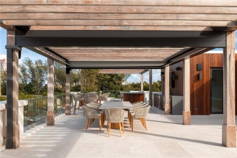 House in Miami Beach, Florida 6 bedrooms, 1158.49 sq.m. № 1979838 - photo 29