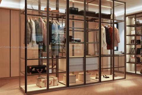 House in Miami Beach, Florida 6 bedrooms, 1158.49 sq.m. № 1979838 - photo 17