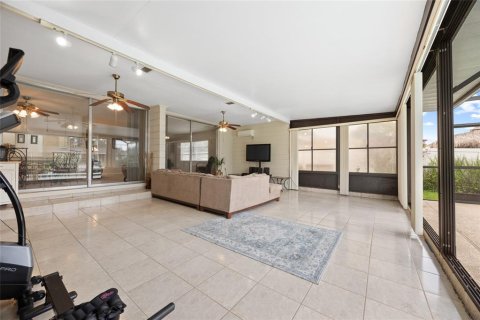 Casa en venta en Orlando, Florida, 3 dormitorios, 141.21 m2 № 1912586 - foto 9
