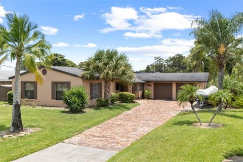 Casa en venta en Orlando, Florida, 3 dormitorios, 141.21 m2 № 1912586 - foto 1