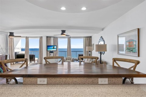 Condo in Hollywood, Florida, 1 bedroom  № 1993184 - photo 1