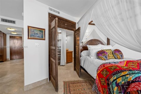 Condo in Hollywood, Florida, 1 bedroom  № 1993184 - photo 16
