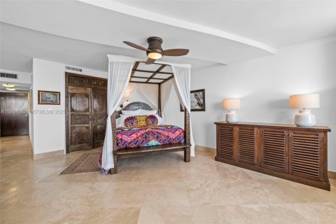 Condo in Hollywood, Florida, 1 bedroom  № 1993184 - photo 15