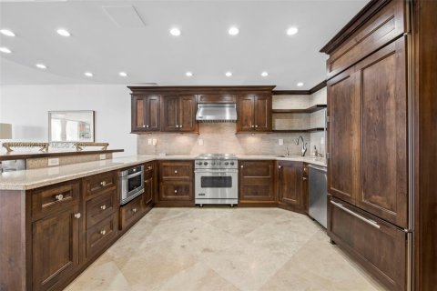 Condo in Hollywood, Florida, 1 bedroom  № 1993184 - photo 12