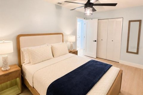 House in Homosassa, Florida 2 bedrooms, 169.36 sq.m. № 2427388 - photo 9