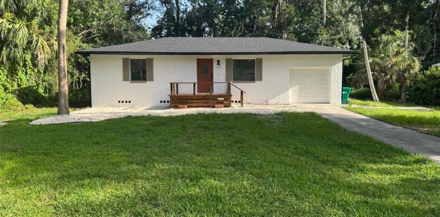 House in Homosassa, Florida 2 bedrooms, 169.36 sq.m. № 2427388