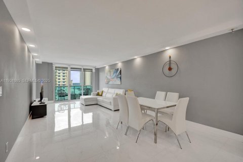 Copropriété à vendre à Sunny Isles Beach, Floride: 2 chambres, 139.82 m2 № 2035115 - photo 5