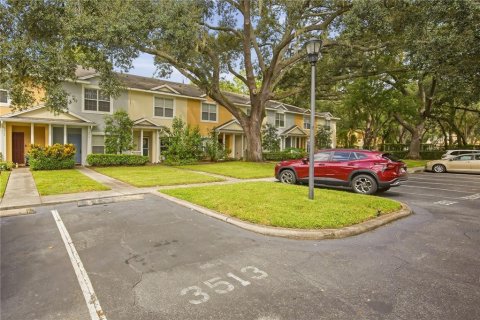 Townhouse in Tampa, Florida 2 bedrooms, 157.56 sq.m. № 2393491 - photo 4