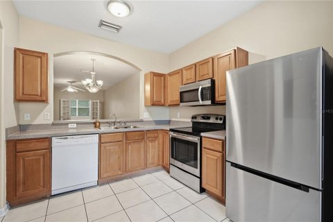 Townhouse in Tampa, Florida 2 bedrooms, 157.56 sq.m. № 2393491 - photo 5
