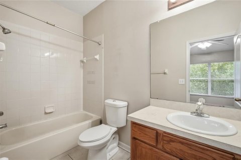Townhouse in Tampa, Florida 2 bedrooms, 157.56 sq.m. № 2393491 - photo 19