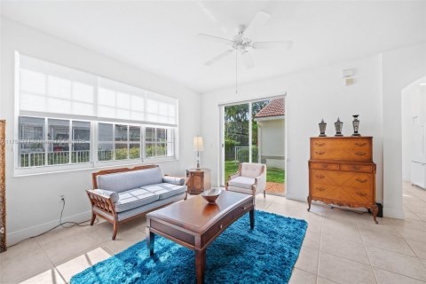 Townhouse in Miramar, Florida 3 bedrooms, 146.41 sq.m. № 1727017 - photo 5