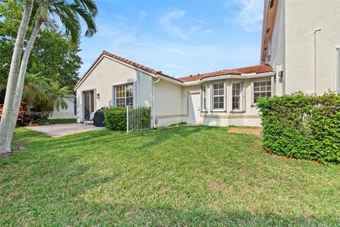 Townhouse in Miramar, Florida 3 bedrooms, 146.41 sq.m. № 1727017 - photo 24