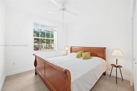 Townhouse in Miramar, Florida 3 bedrooms, 146.41 sq.m. № 1727017 - photo 11