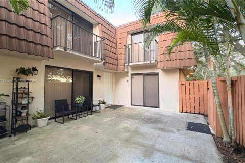 Adosado en alquiler en West Palm Beach, Florida, 2 dormitorios, 114.83 m2 № 1955094 - foto 2