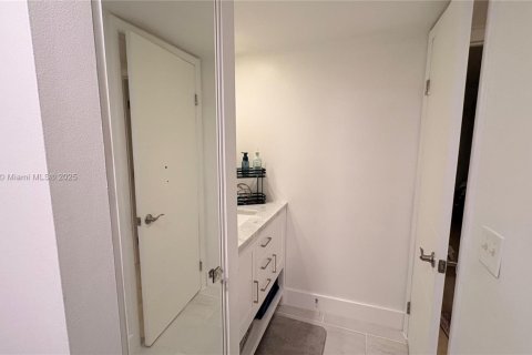 Adosado en alquiler en West Palm Beach, Florida, 2 dormitorios, 114.83 m2 № 1955094 - foto 17