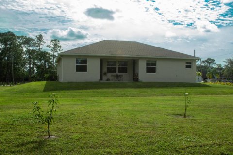 House in West Palm Beach, Florida 3 bedrooms, 154.68 sq.m. № 2088083 - photo 23