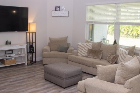 House in West Palm Beach, Florida 3 bedrooms, 154.68 sq.m. № 2088083 - photo 6